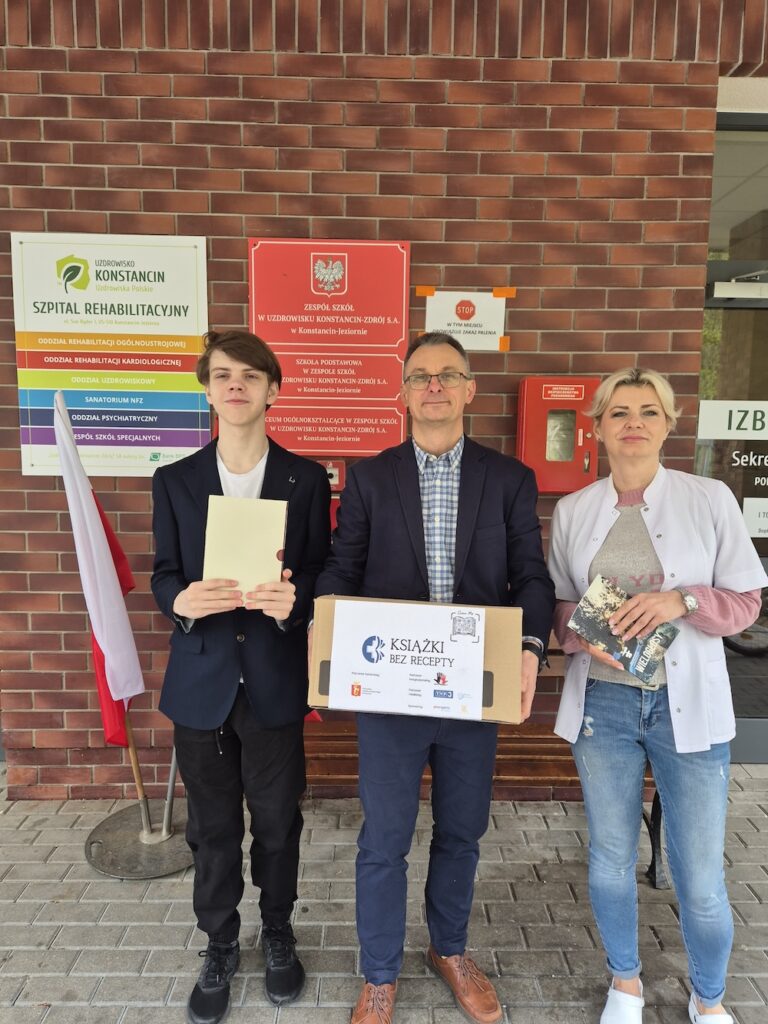 ksiazki dla pacjentow 768x1024 - "Książki bez recepty" dla naszych młodych pacjentów!