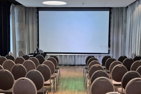 Sala konferencyjna pod Warszawą